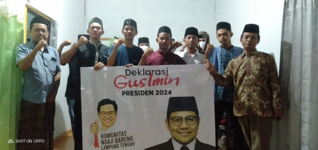 Foto bersama,Komunitas ngaji bareng lampung tengah dukung Gus Abdul Muhaimin Iskandar (AMI) sebagai calon Presiden 2024.