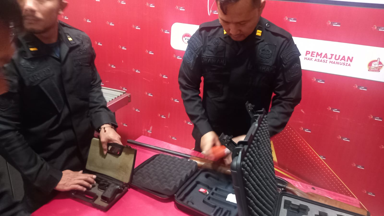 Cek Kondisi, Lapas Kalianda Lakukan Harwat Senpi bersama Polres Lamsel