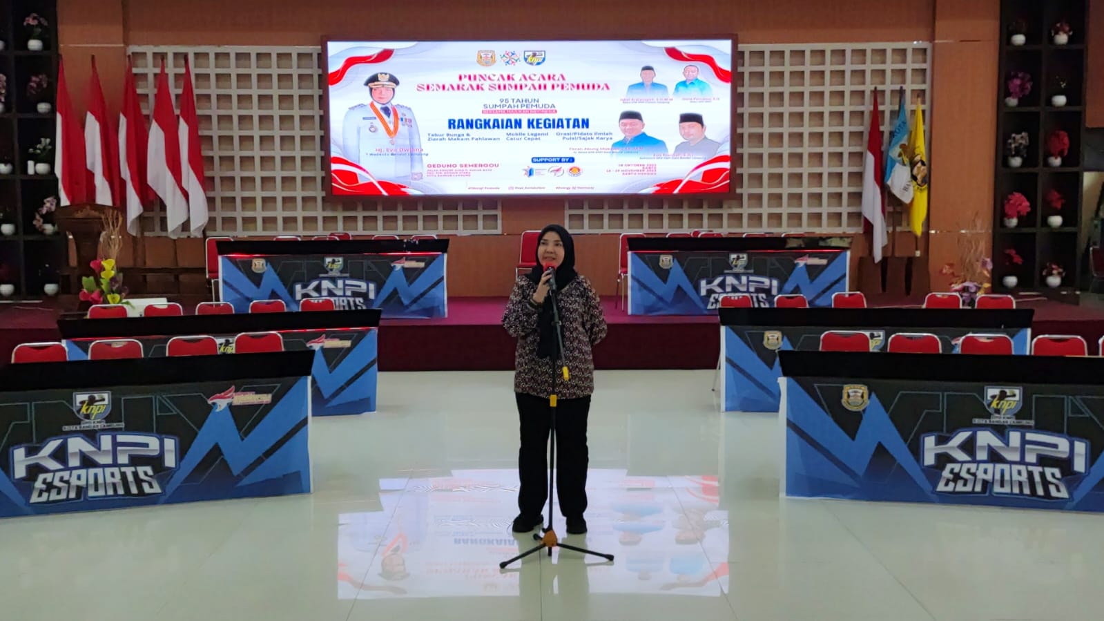 Pesan Eva Dwiana, Pemuda Harus Menjadi Contoh