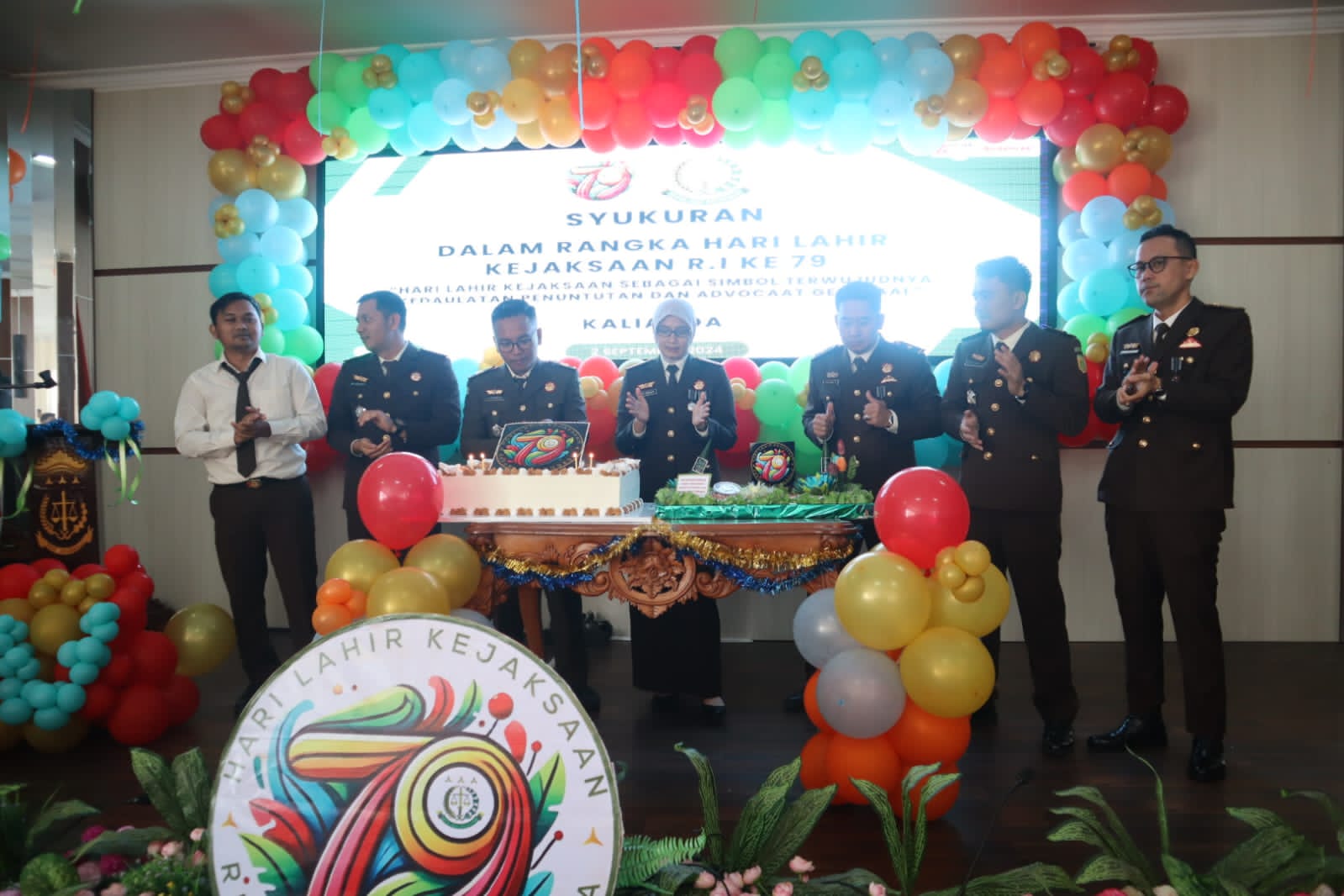 Potong Tumpeng Warnai Peringatan Perdana Hari Lahir Kejaksaan RI