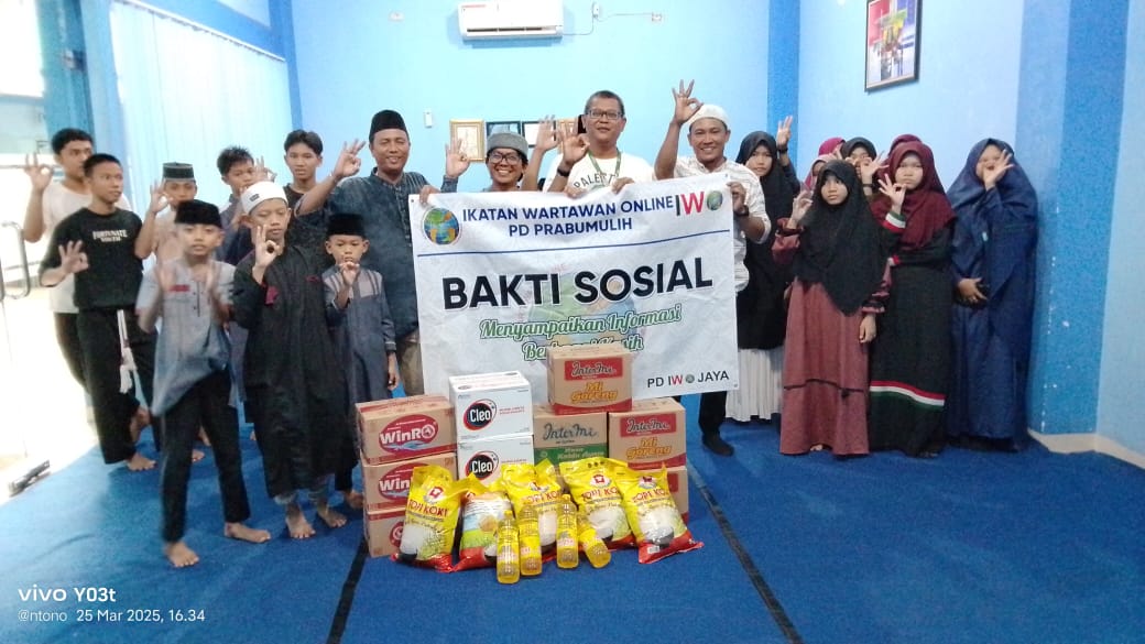 Bakti Sosial Ikatan Wartawan Online (IWO) Prabumulih Sumatera Selatan