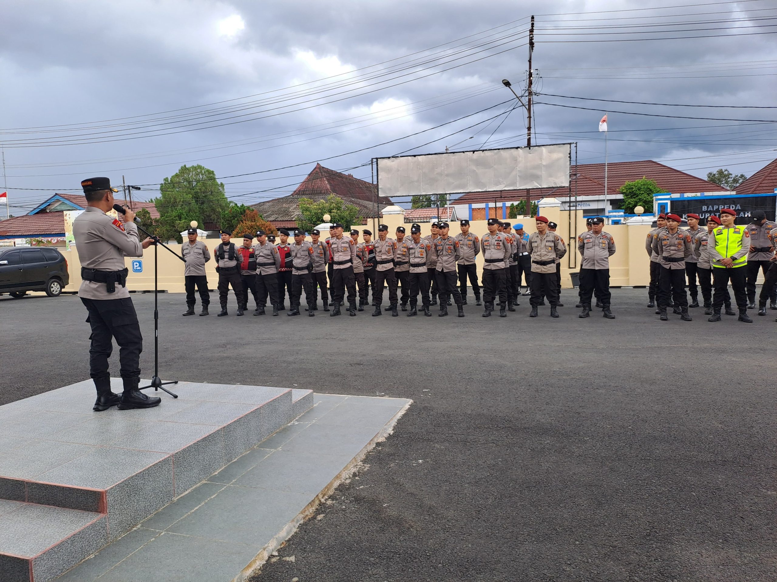 Polres Lahat Turunkan 65 Personel BKO Pntuk Pengamanan Pemilihan Suara Ulang  Empat Lawang