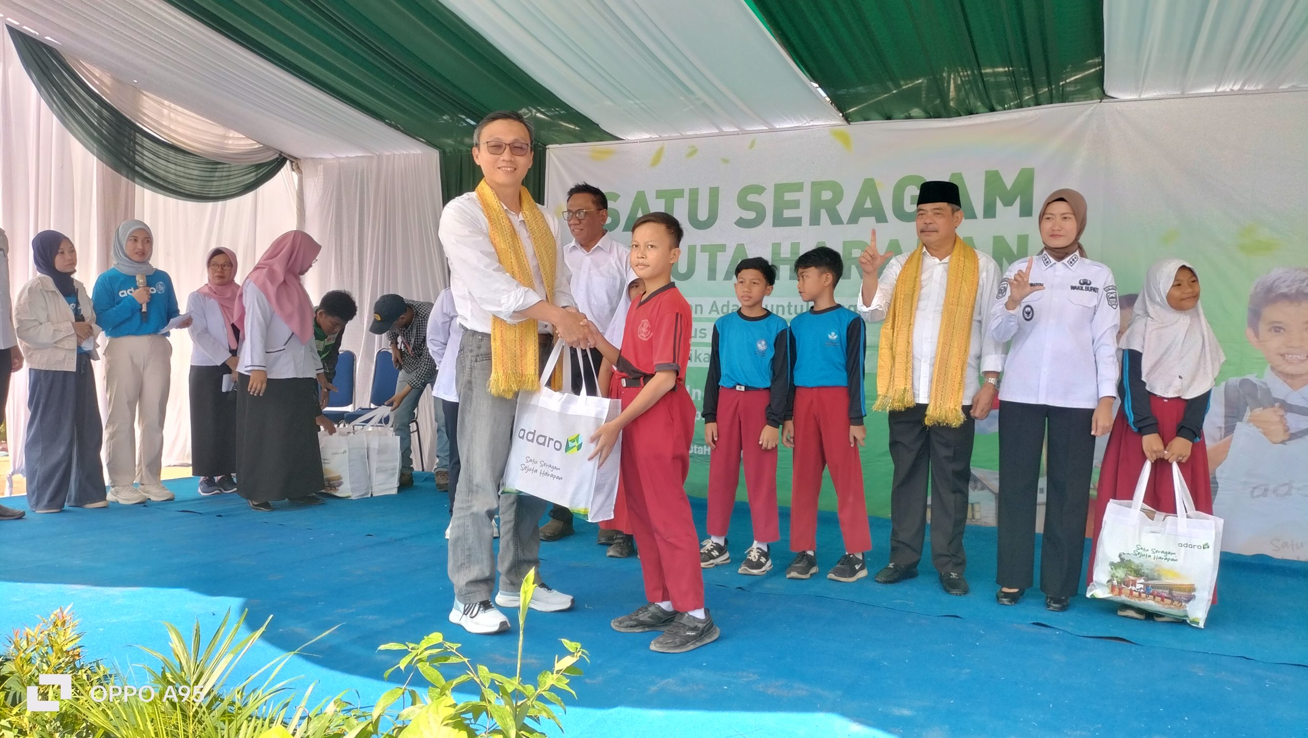 Wujud Peduli Di Dunia Pendidikan PT.MIP Saluran Bantuan Ratusan paket Perlengkapan Untuk Anak Sekolah Dasar