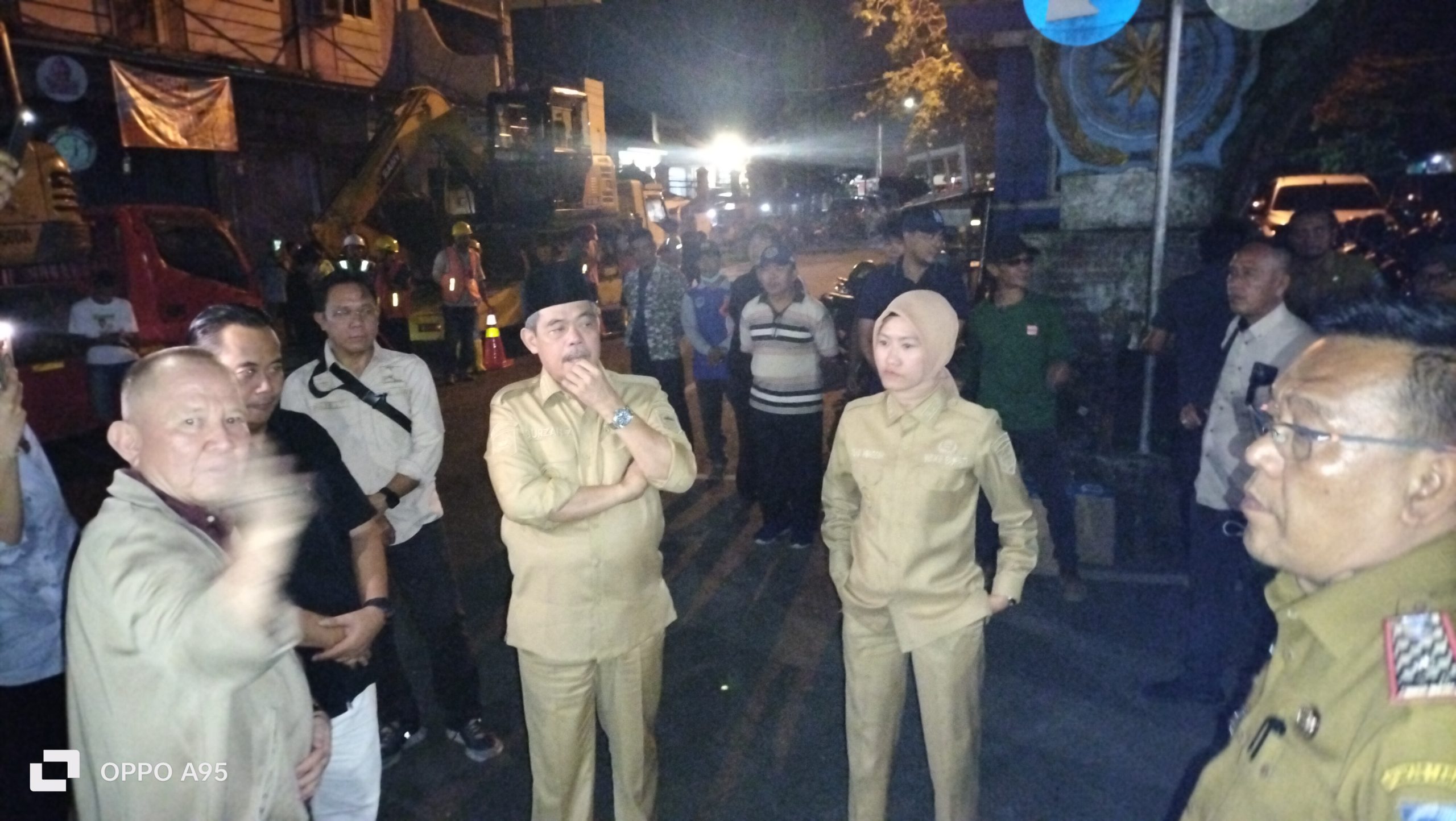 Jawab Aspirasi Masyarakat Bupati Lahat  Lakukan Pembongkaran Trotoar di Jalan Mayor Ruslan