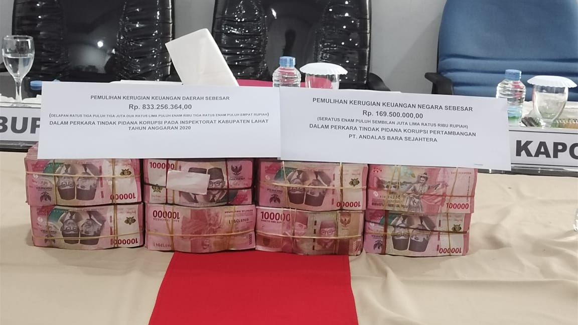 Kajari Lahat Stor Ke Negara Rp.1,022 Milyar Dari Tindak Pidana Korupsi Inspektorat Dan Pertambangan