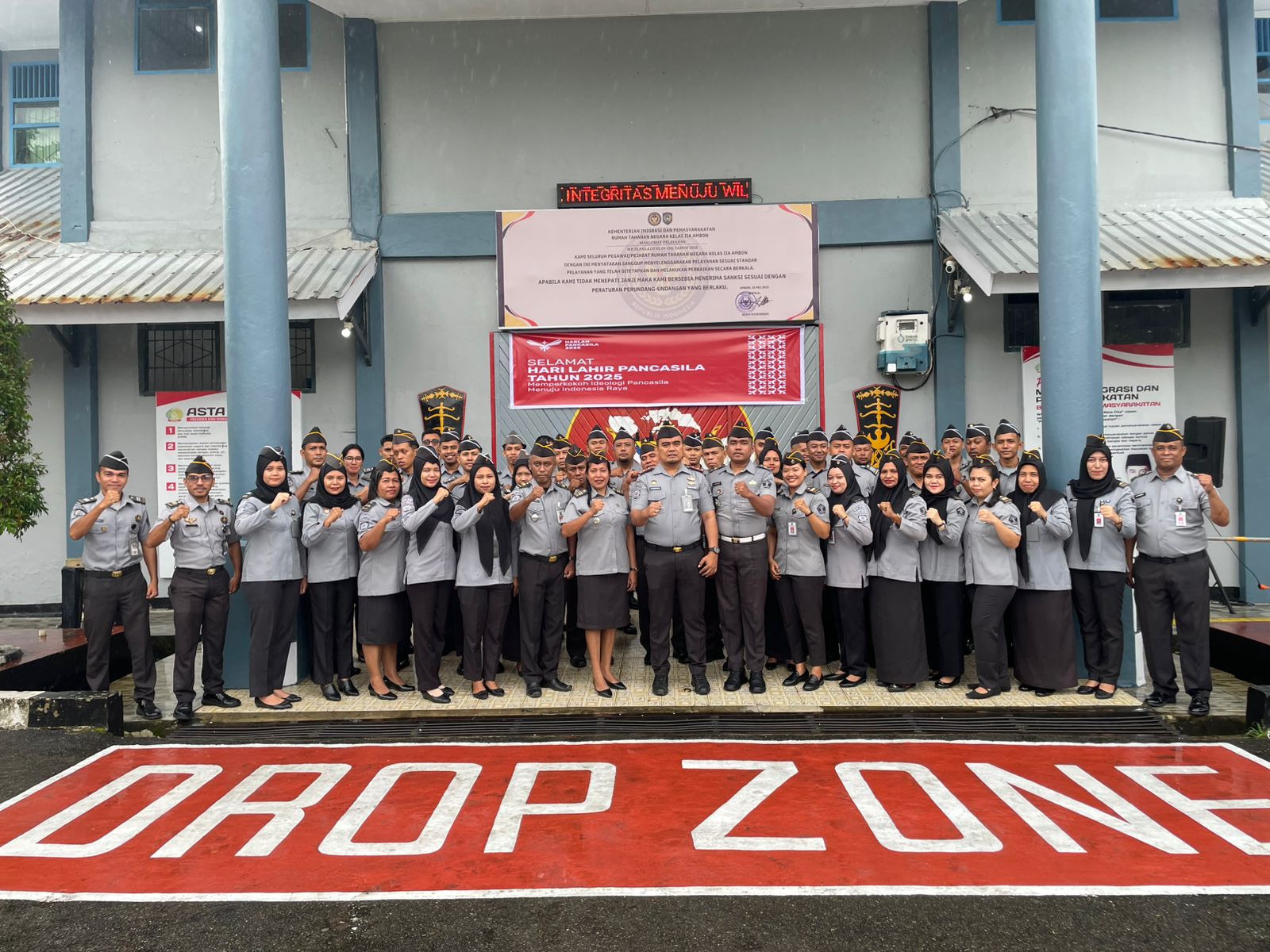 Upacara Hari Lahir Pancasila di Rutan Ambon Tetap Khidmat Meski Diguyur Hujan