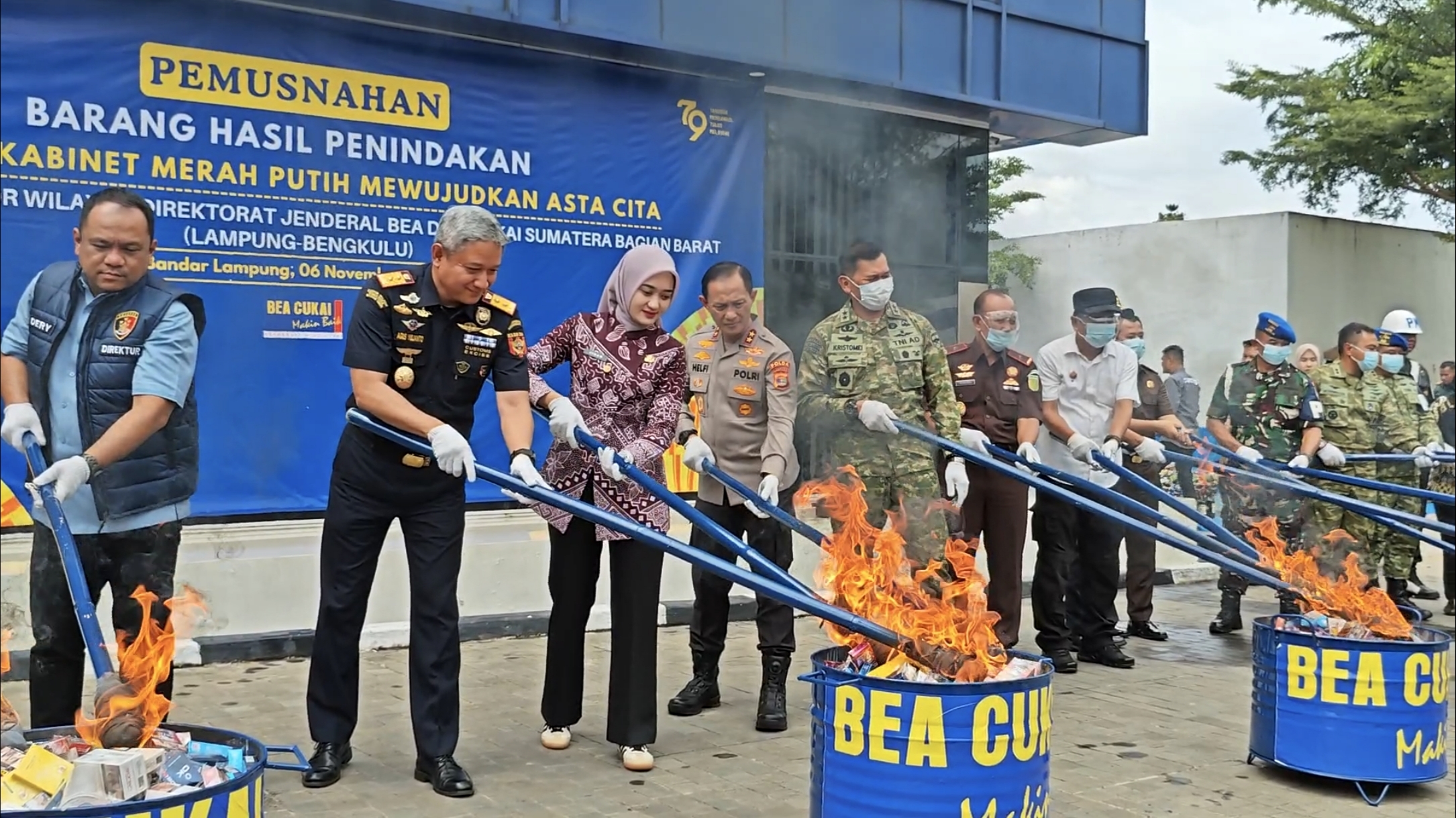 Bea Cukai Sumbagbar Musnahkan Rokok dan Miras Ilegal Senilai Rp74,9 Miliar